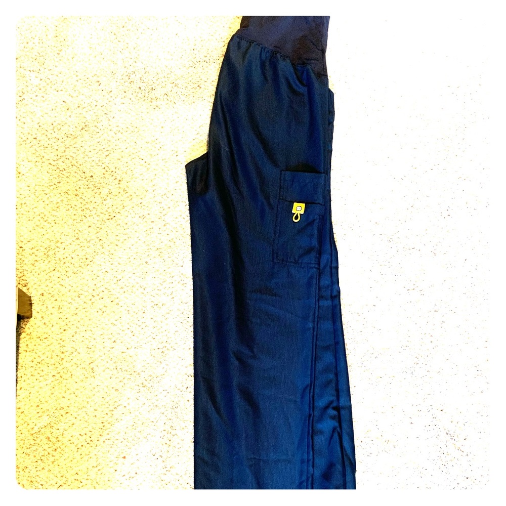 Wink maternity scrubs size XS